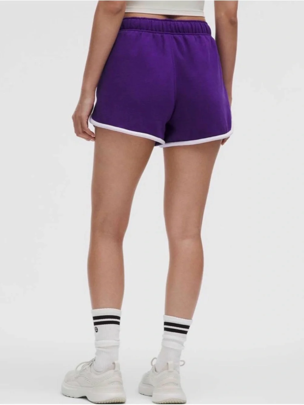Lululemon Scuba Mid Rise Oversized Short 3” - Picture 6 of 12